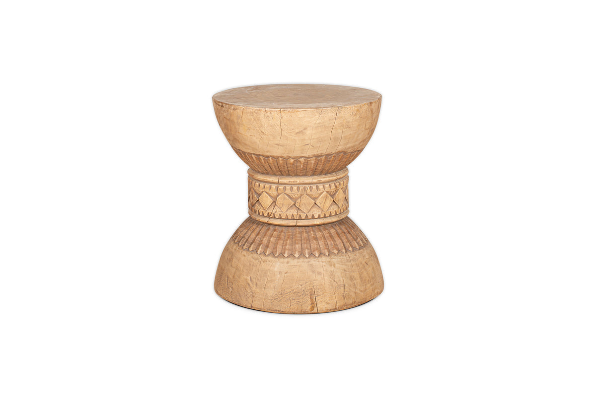 Table d'appoint sculptée Taru - Naturel