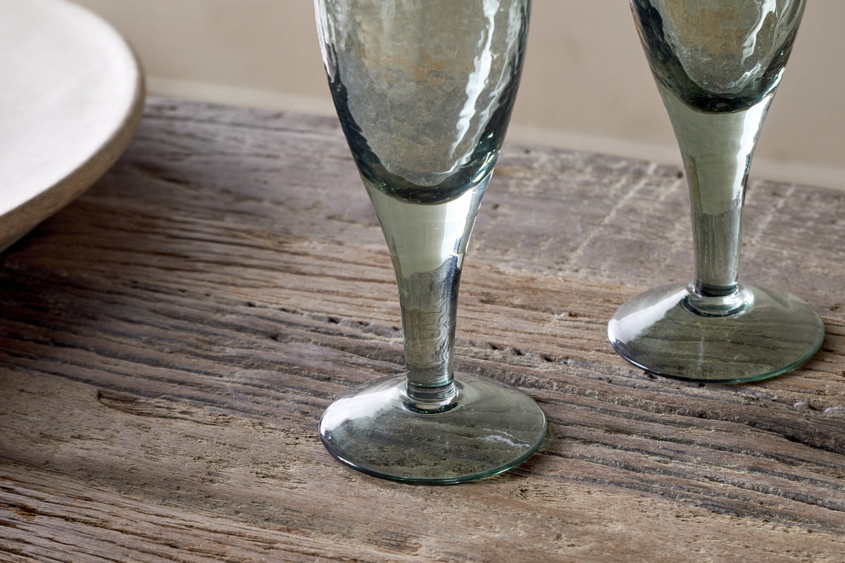 Verre à champagne martelé Yala – Vert sauge (lot de 4)