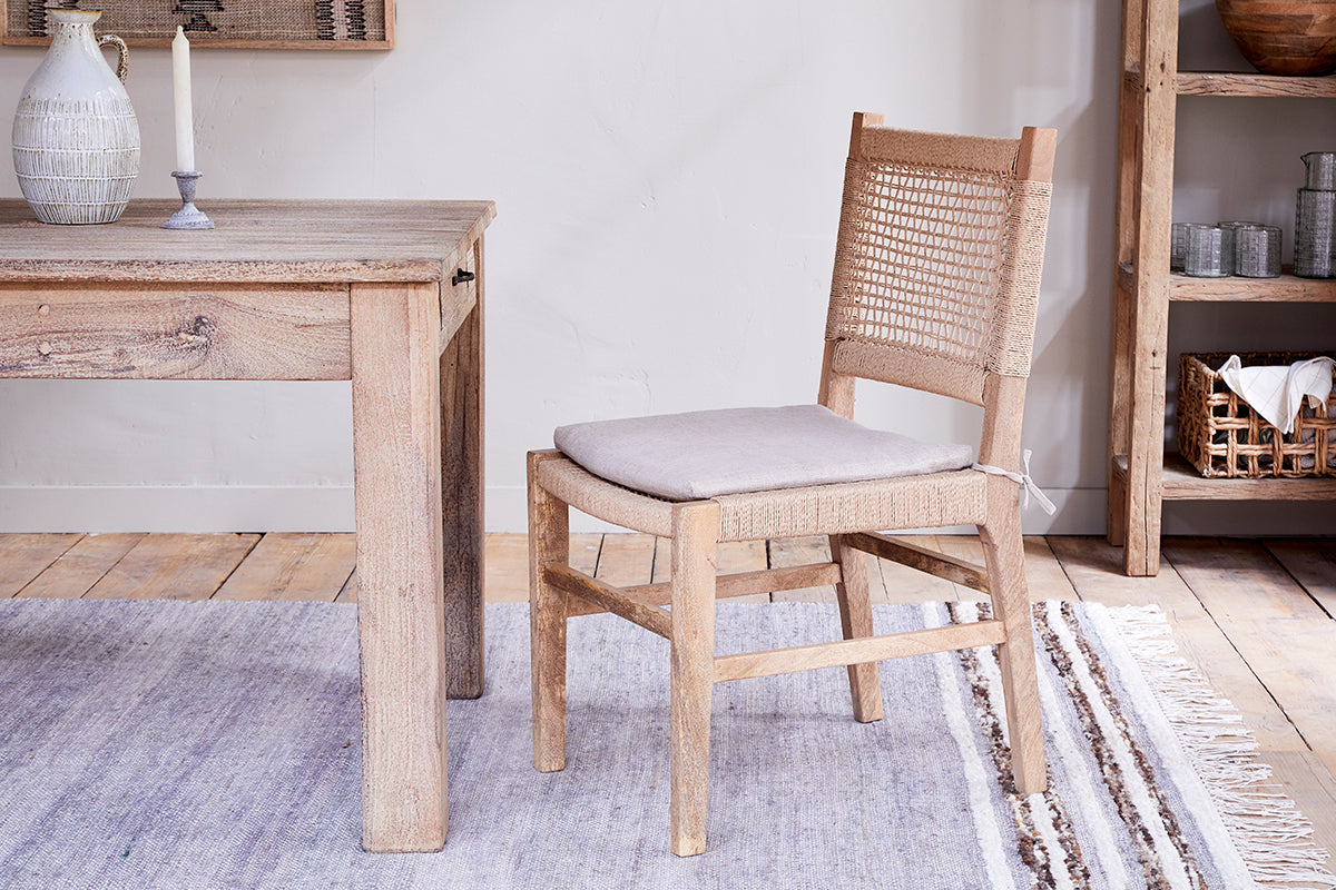 Chaise de salle à manger en bois de manguier et corde Aamani - Naturel