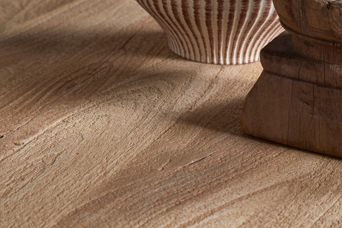 Table basse ronde sculptée Laya - Naturel