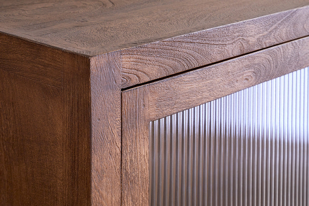 Meuble bas en bois de manguier Mendani et verre cannelé - Teinte noyer