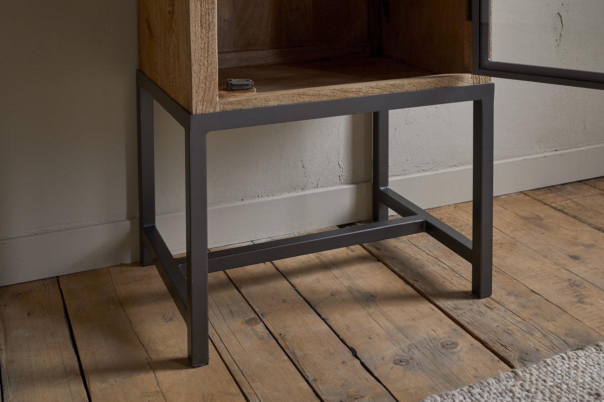 Armoire haute Nirvi en bois de manguier et fer - Noir
