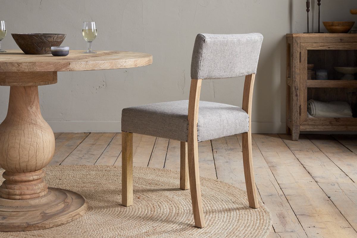 Chaise de salle à manger rembourrée en lin Nadeeka - Gris clair