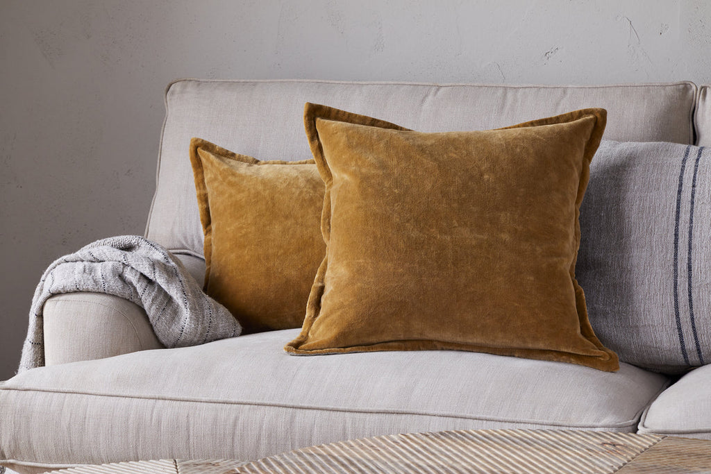 Housse de coussin en velours Sela - Ocre