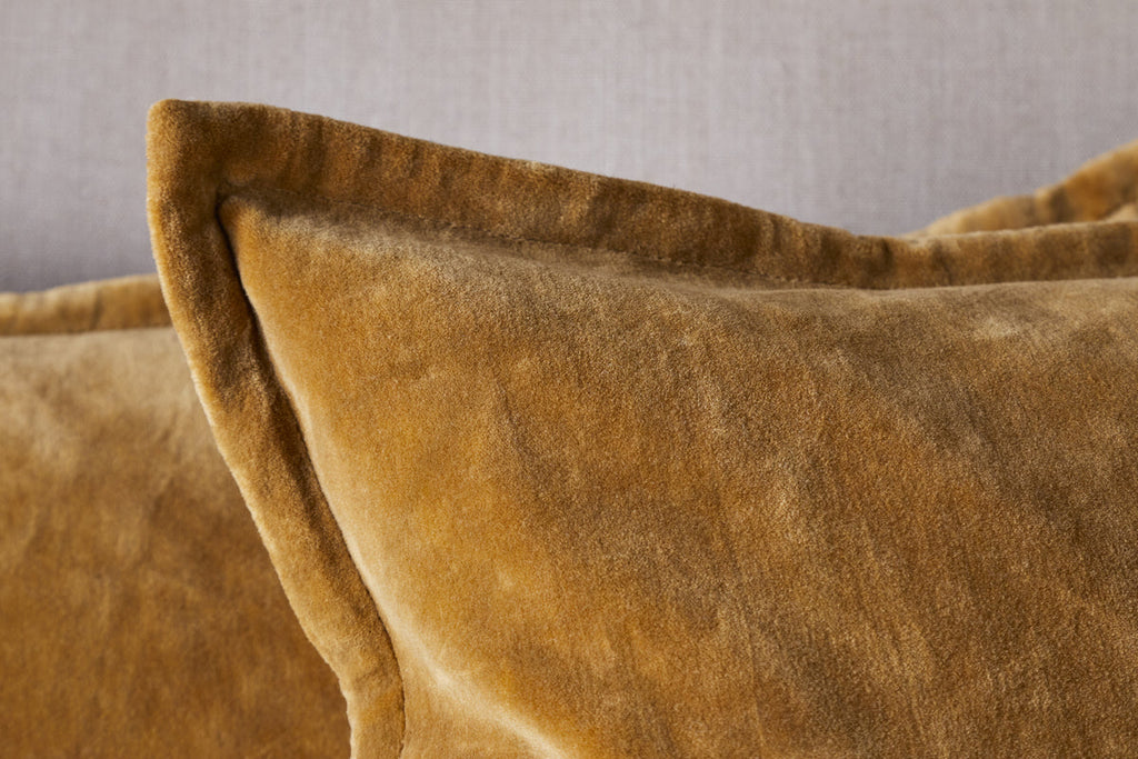 Housse de coussin en velours Sela - Ocre