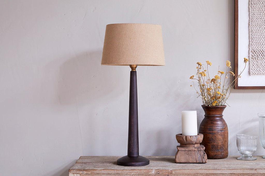 Lampe de table Sahar en bois de manguier - Teinte foncée