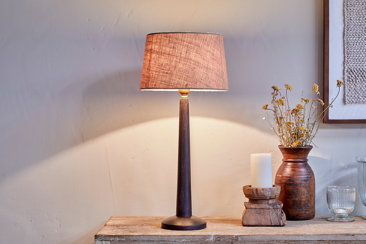 Lampe de table Sahar en bois de manguier - Teinte foncée