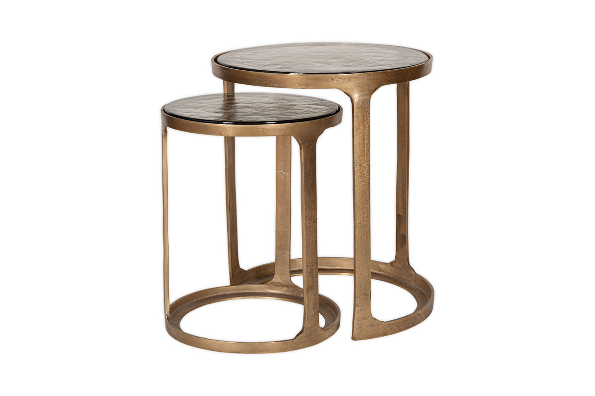 Tables d'appoint gigognes Khidki en métal moulé et verre – Laiton antique (lot de 2)