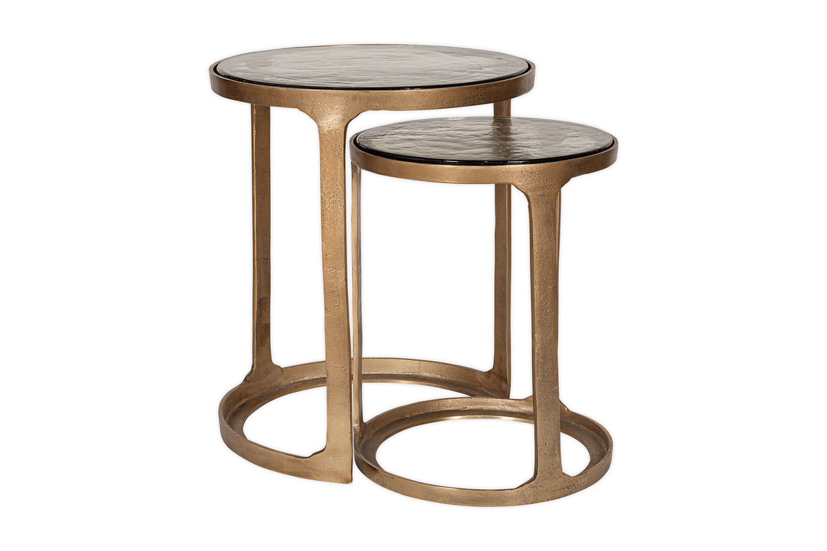 Tables d'appoint gigognes Khidki en métal moulé et verre – Laiton antique (lot de 2)