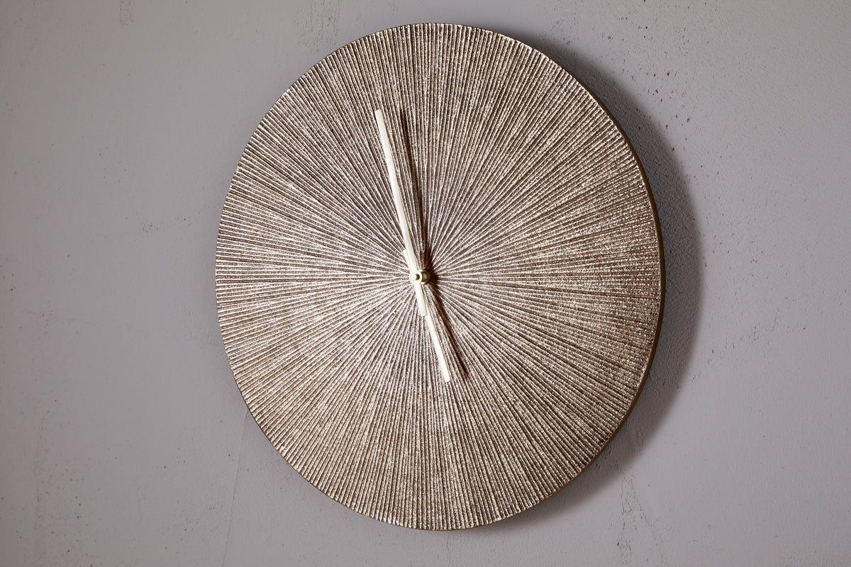 Horloge murale gravée Zuwena - Laiton antique