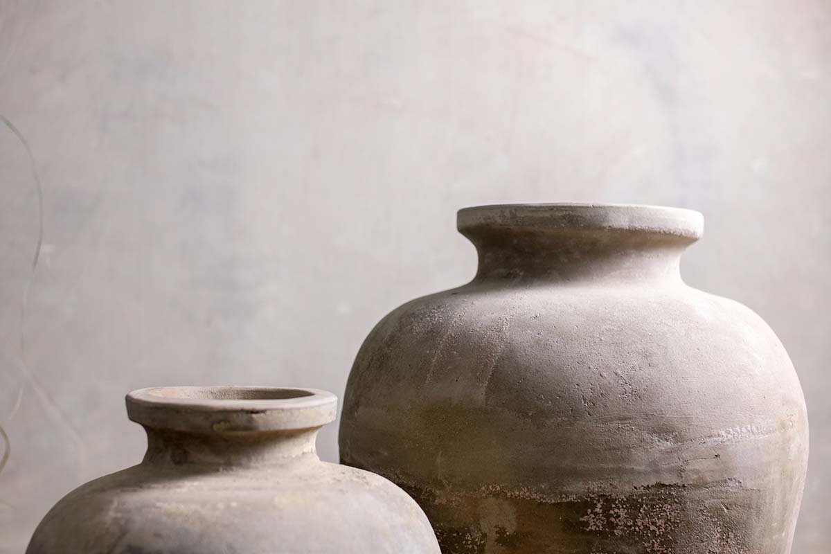 Grand pot conique en argile Affiti