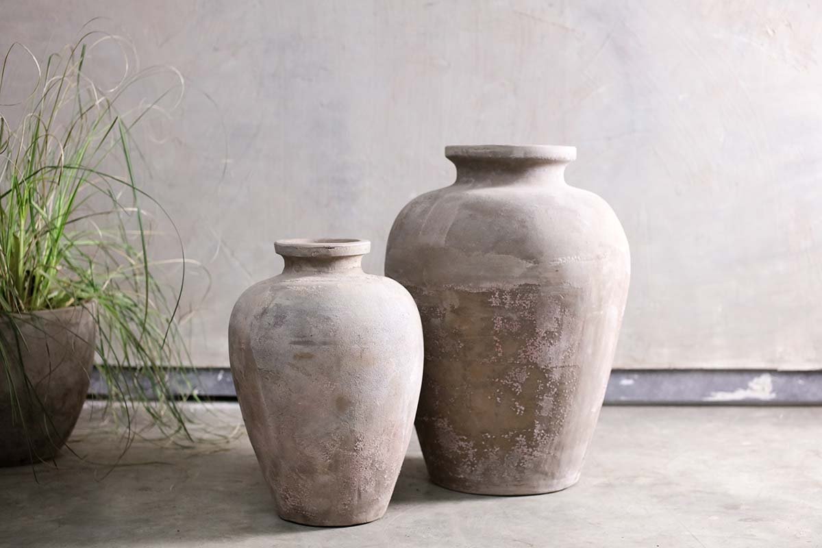 Grand pot conique en argile Affiti