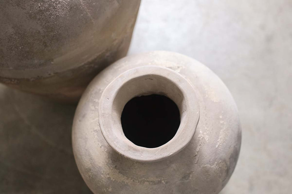 Grand pot conique en argile Affiti