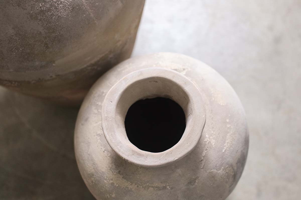 Grand pot conique en argile Affiti